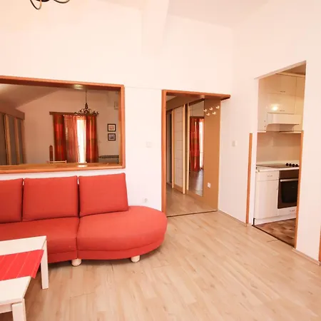 Apartment Macan *