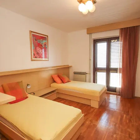 Apartment Macan *