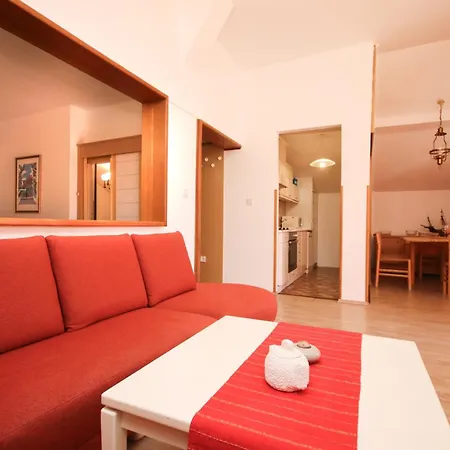Macan Apartment *