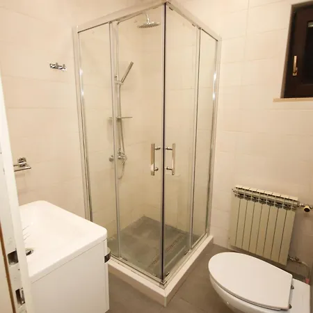 Macan Apartment *